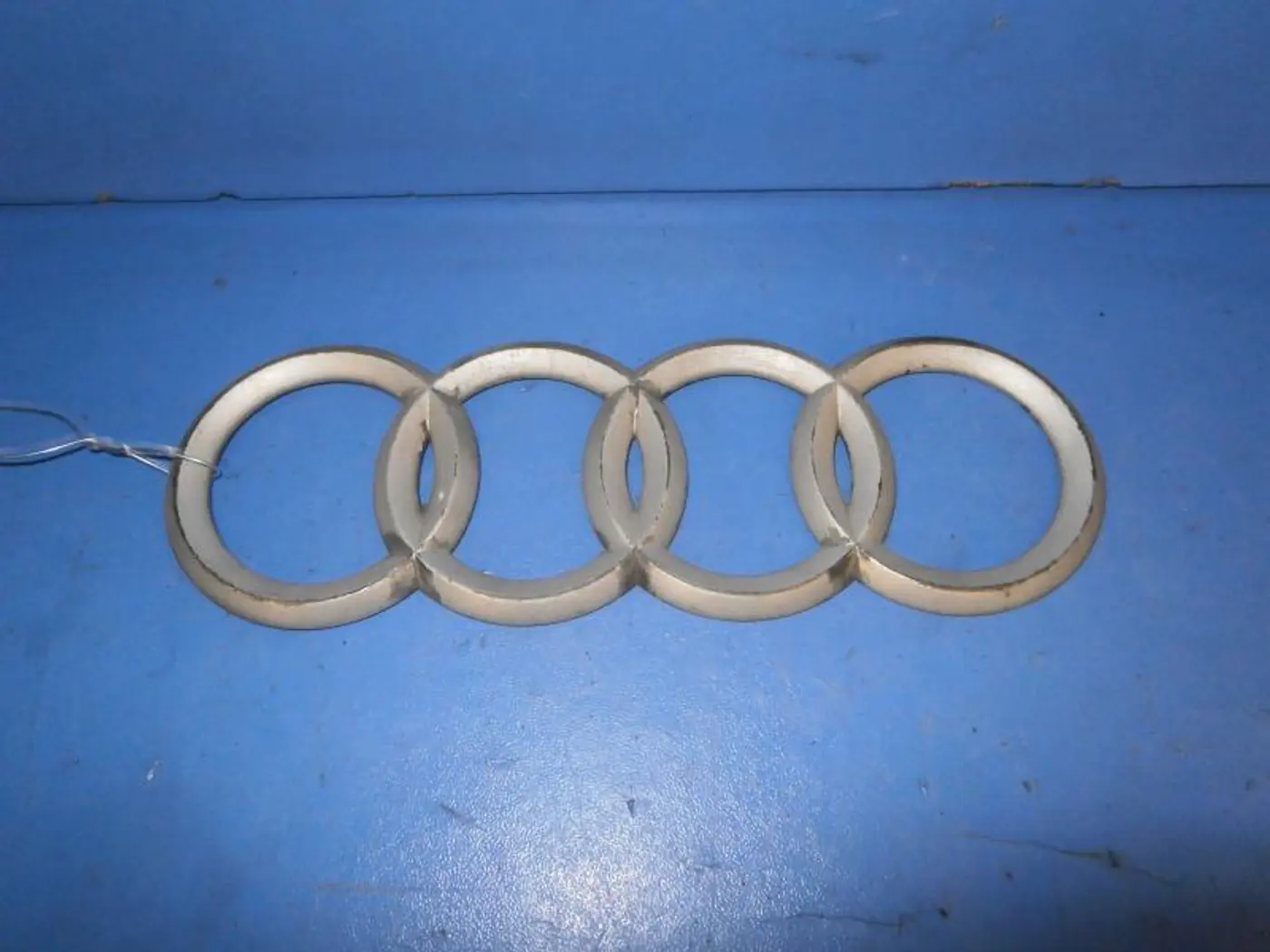 Эмблема к Audi 80 1992