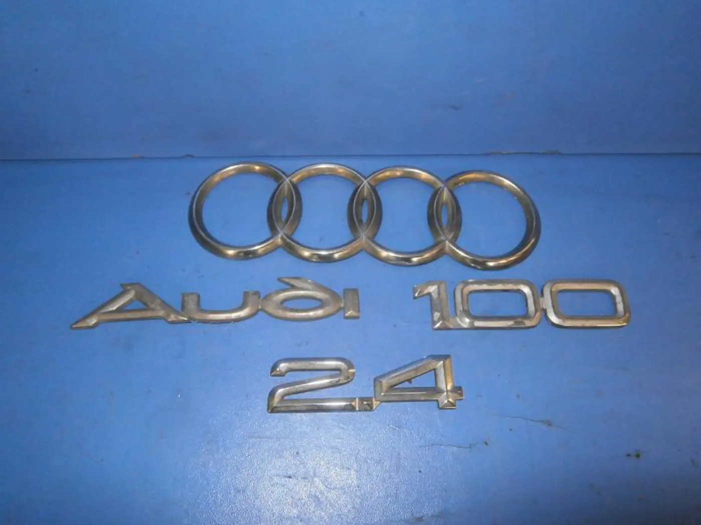 Эмблема к Audi 100 1992