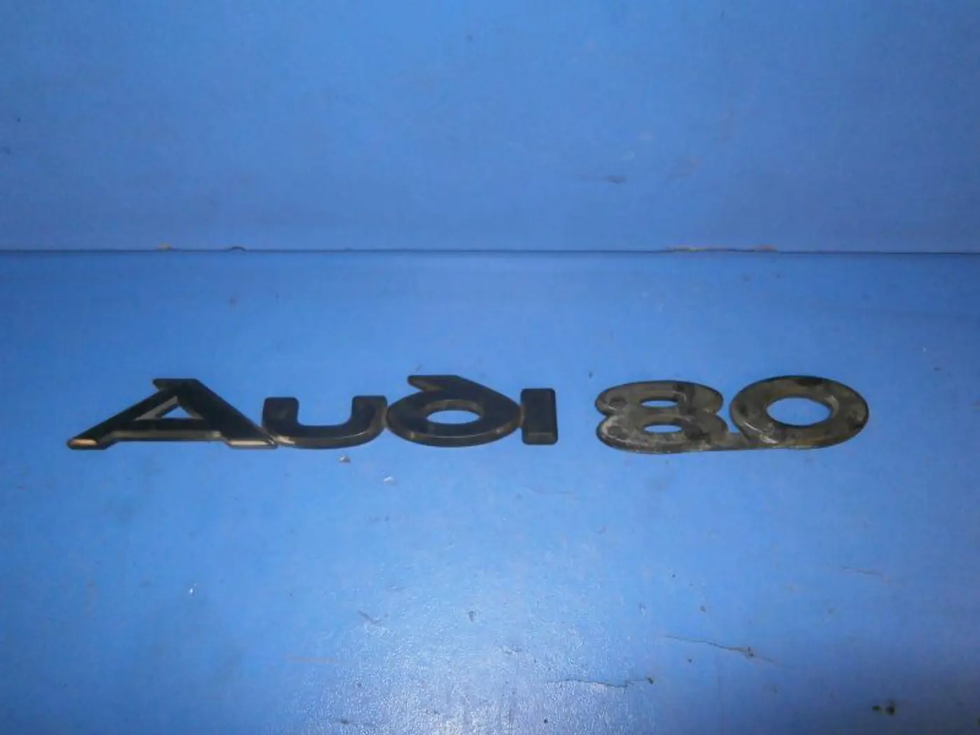 Эмблема к Audi 80 1990