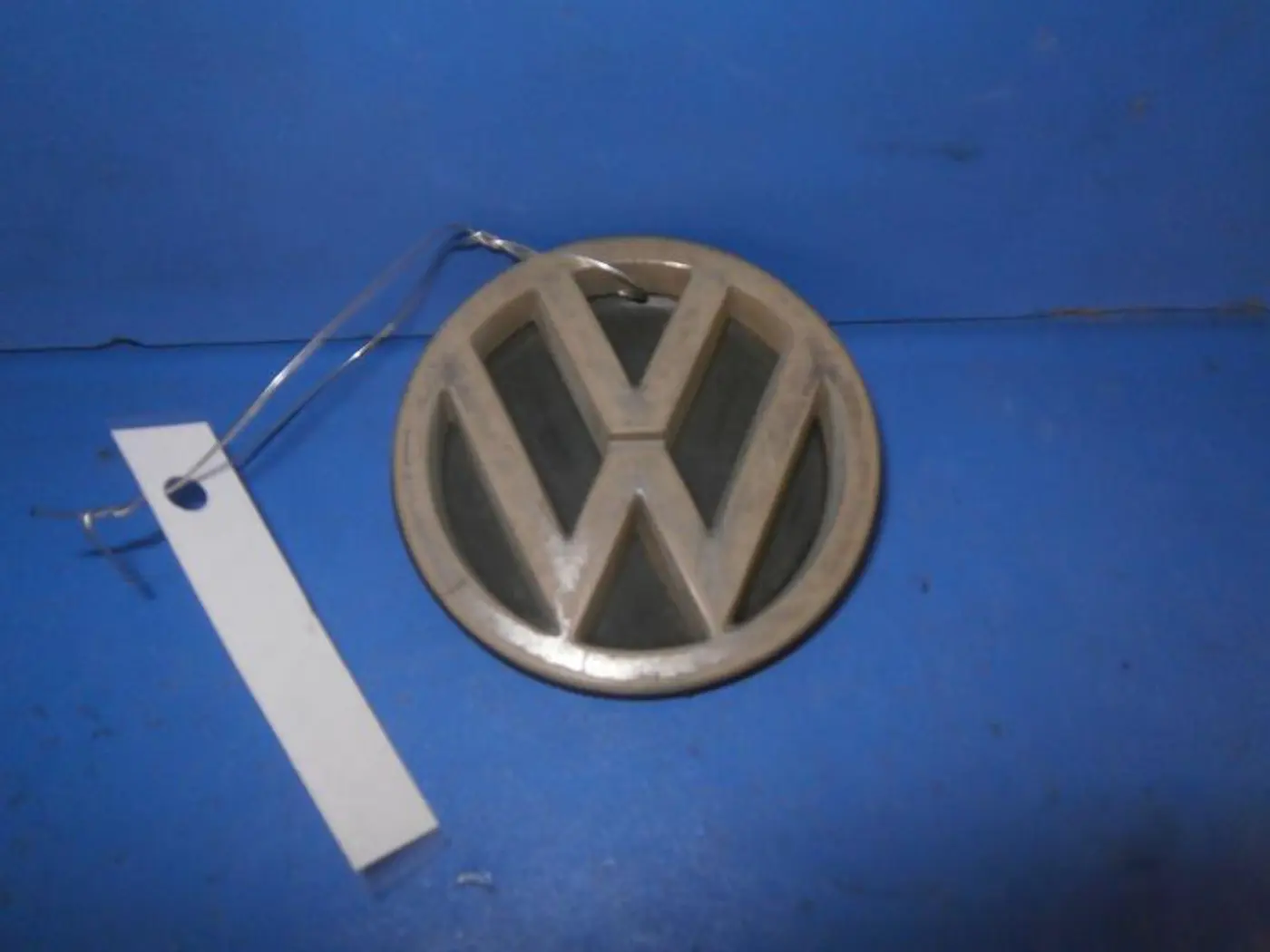 Эмблема к Volkswagen Passat 1990