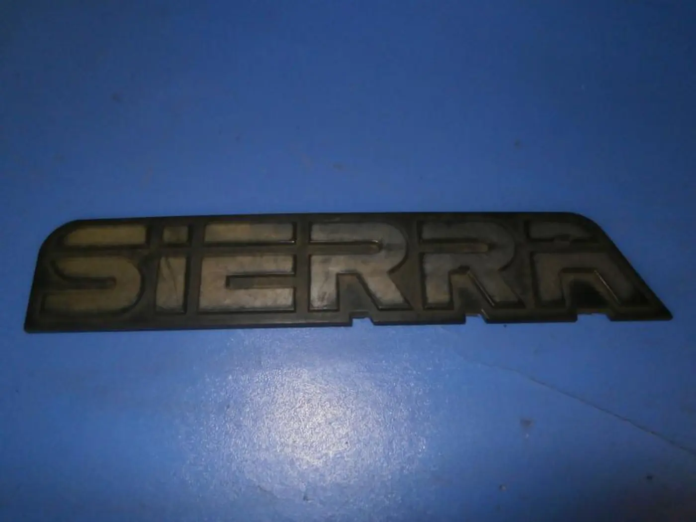 Эмблема к Ford Sierra 1986