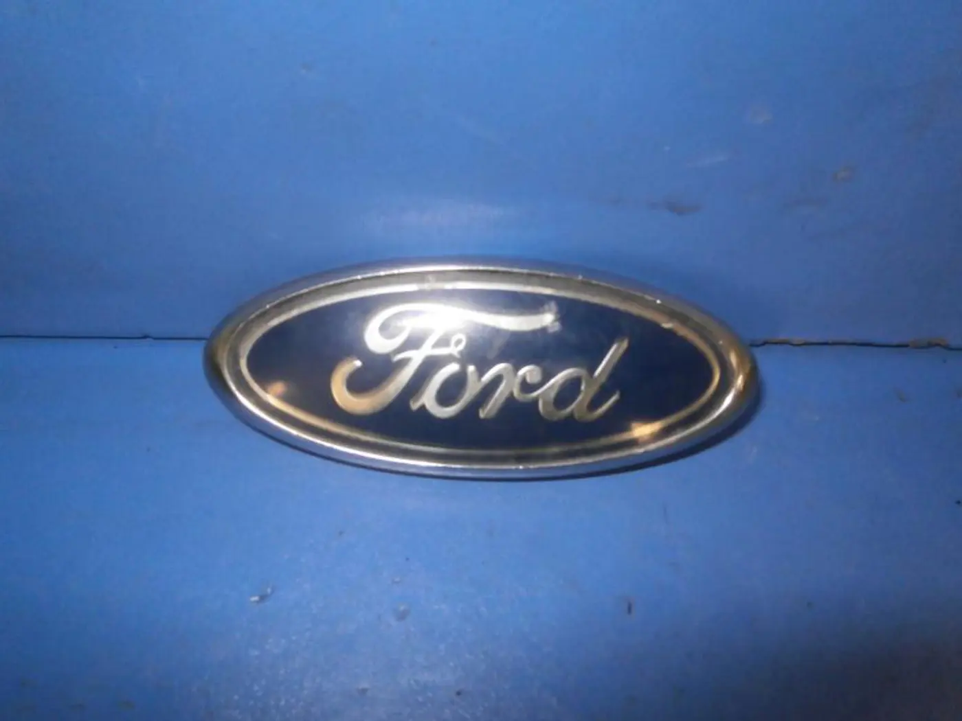 Эмблема к Ford Mondeo 1998