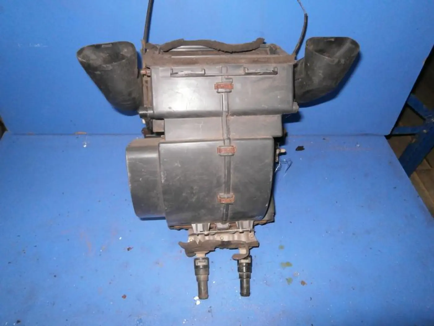 Корпус отопителя (печки) к Mazda 323 1995