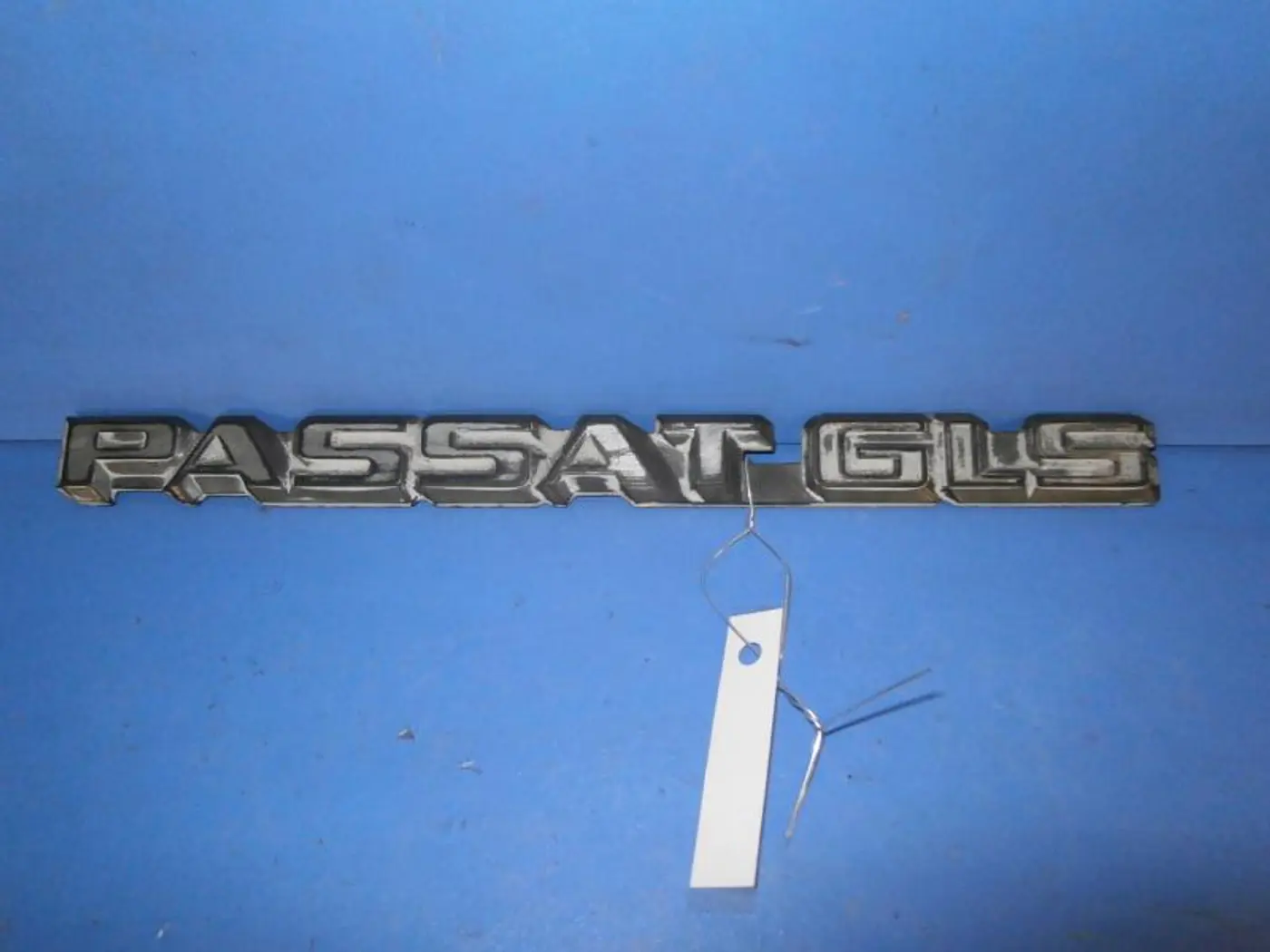Эмблема к Volkswagen Passat 1986