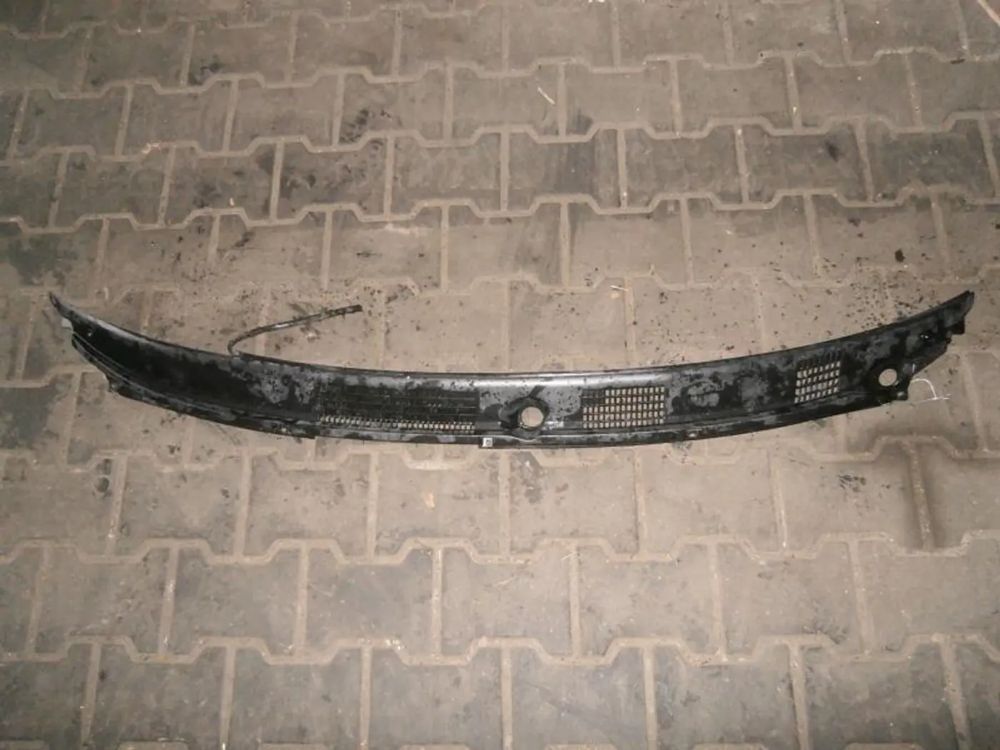 Дождевик к Mitsubishi Carisma 1997