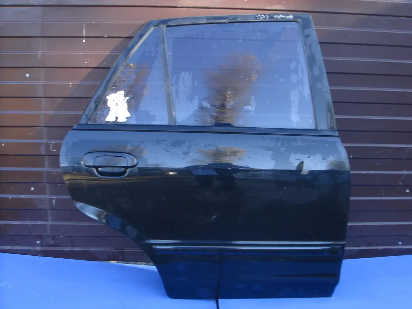 Дверь задняя правая к Mazda 323 2001