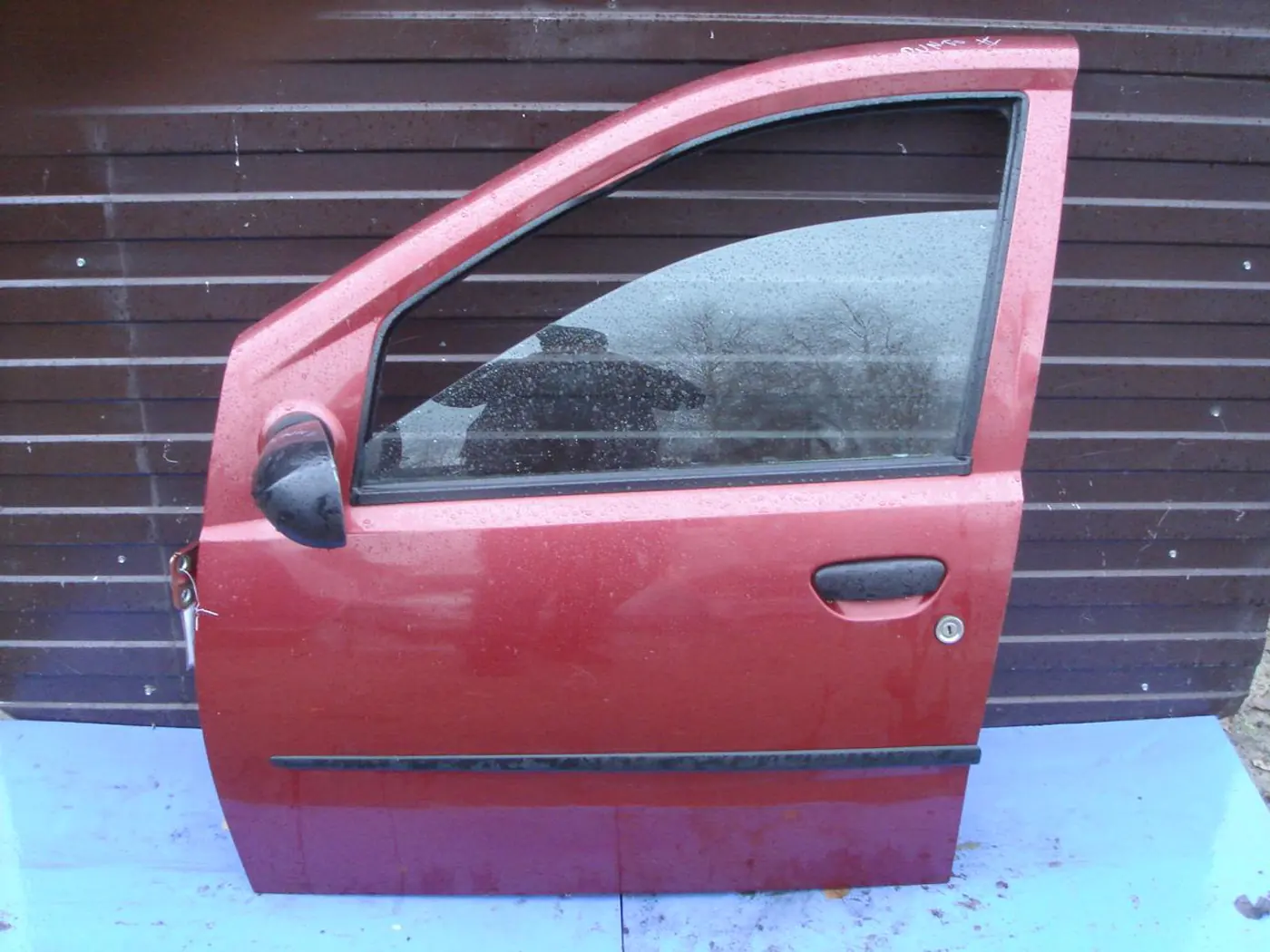 Стекло двери передней левой к Fiat Punto 2001