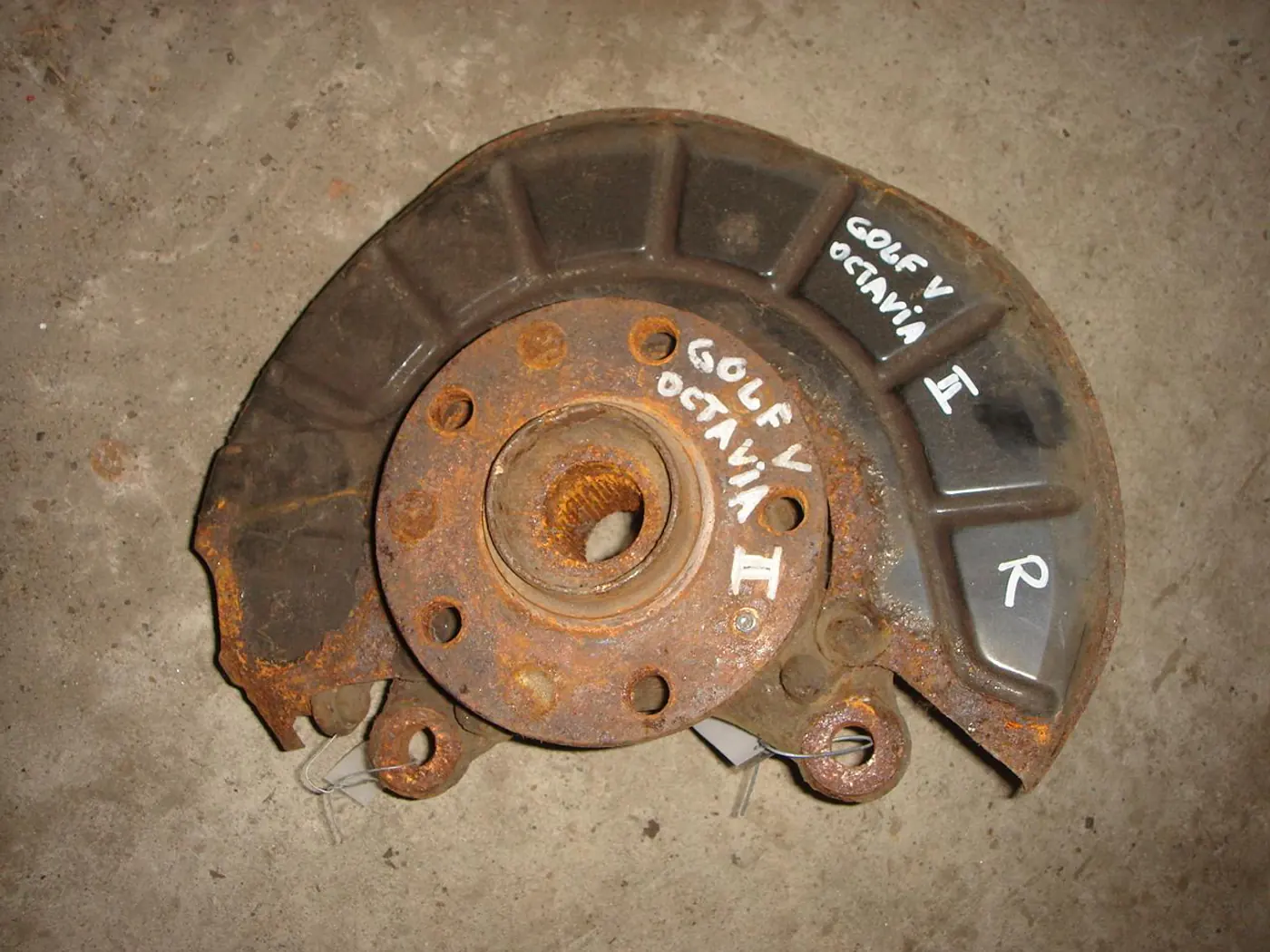 Кулак поворотный правый к SEAT Leon 2006