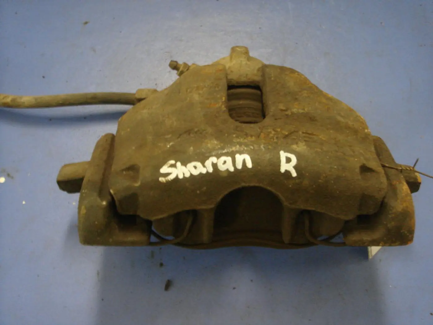 Суппорт передний правый к Volkswagen Sharan 1998