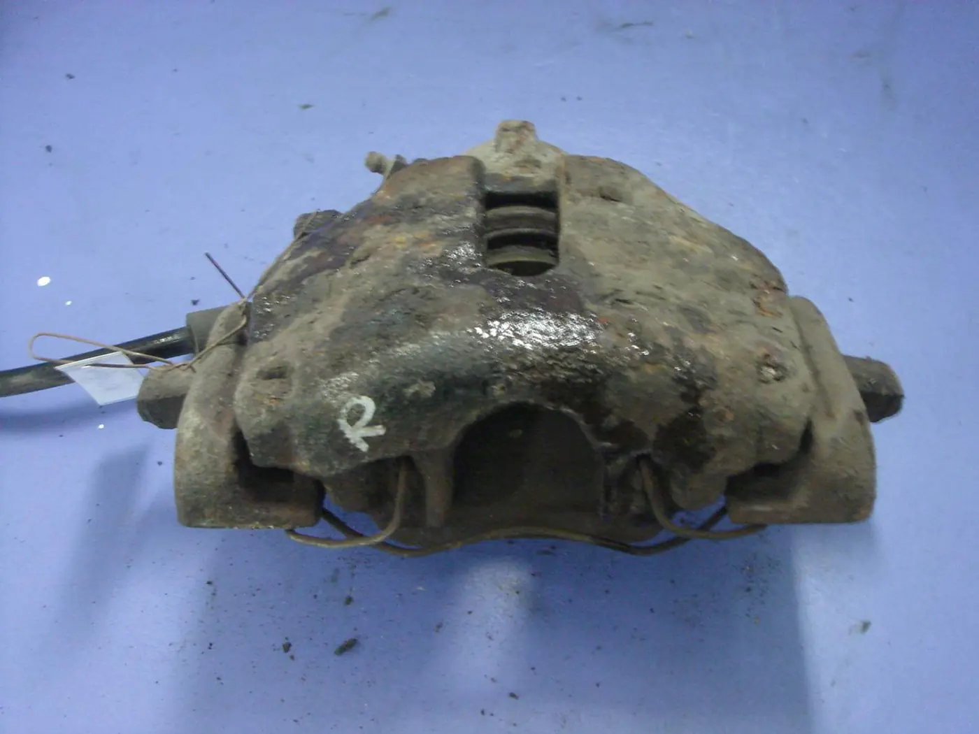 Суппорт передний правый к Volkswagen Sharan 1997