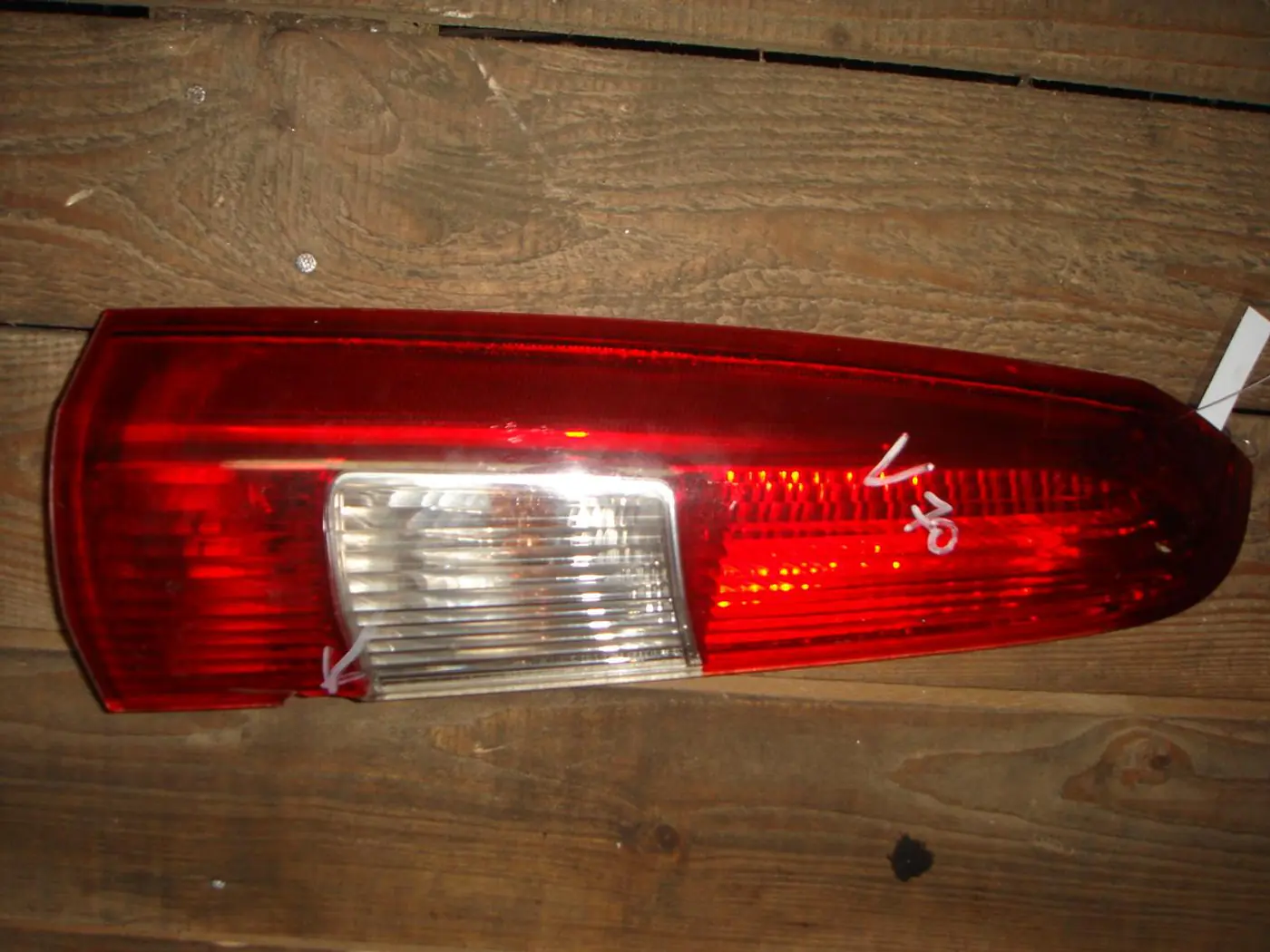 Фонарь задний левый к Volvo V70 2002