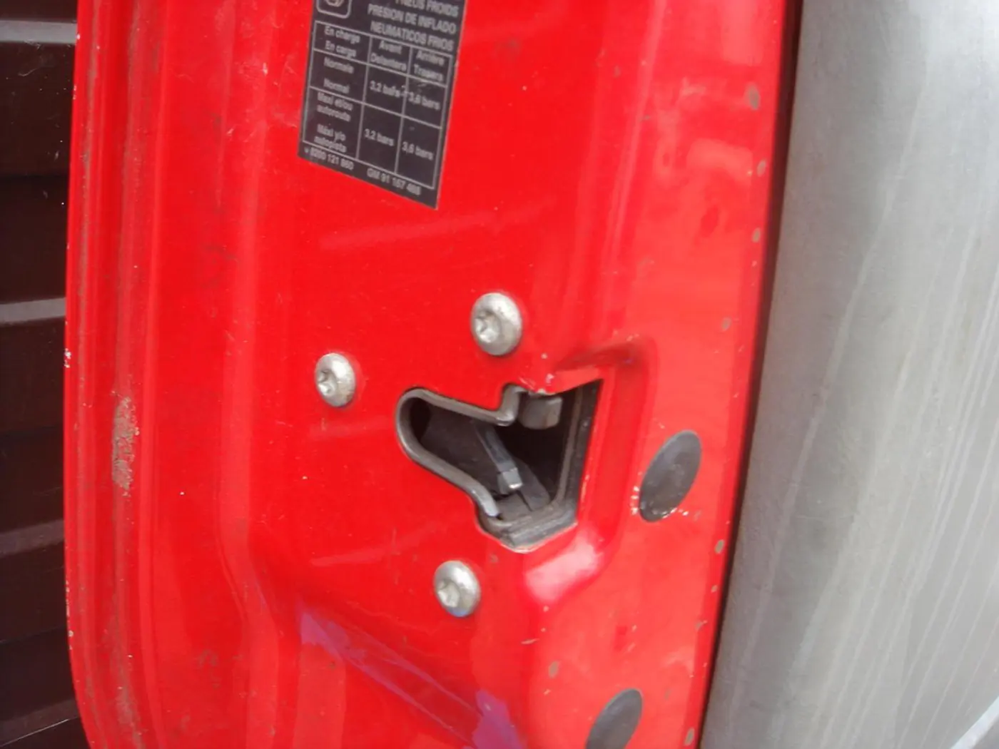 Замок двери передней левой к Renault Trafic 2003