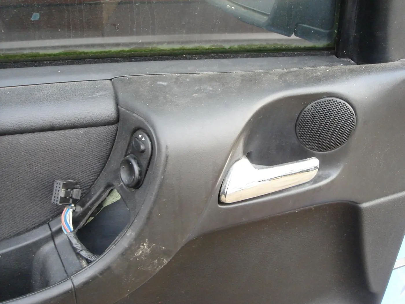 Ручка внутренняя передняя левая к Opel Zafira 2004