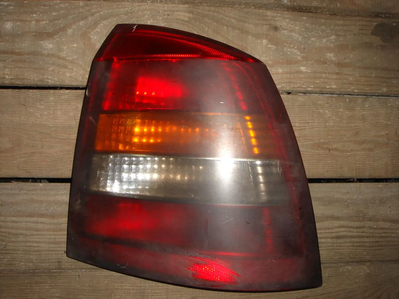 Фонарь задний правый к Opel Astra 2000