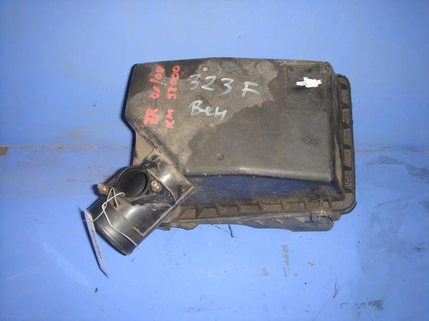 Корпус воздушного фильтра к Mazda 323 2001