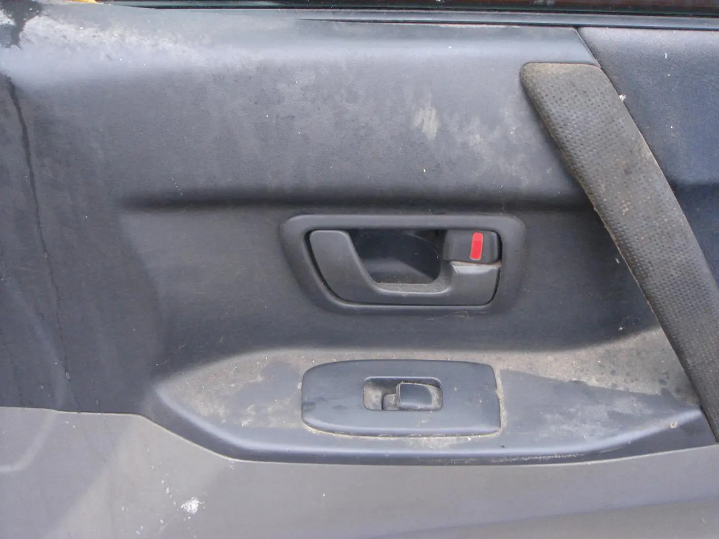 Ручка внутренняя передняя правая к Mitsubishi Pajero Pinin 2002