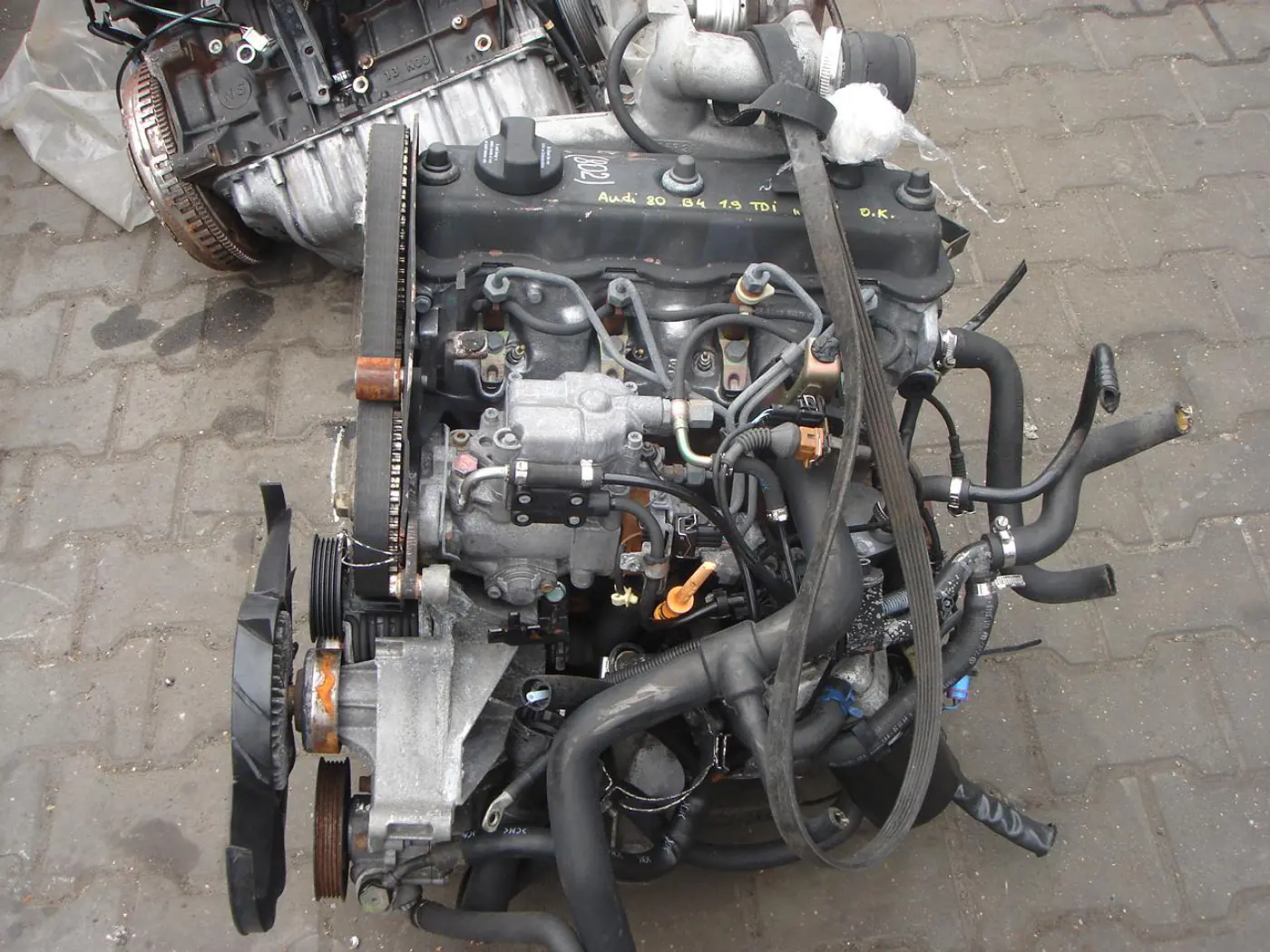 Двигатель к Audi A4 1995