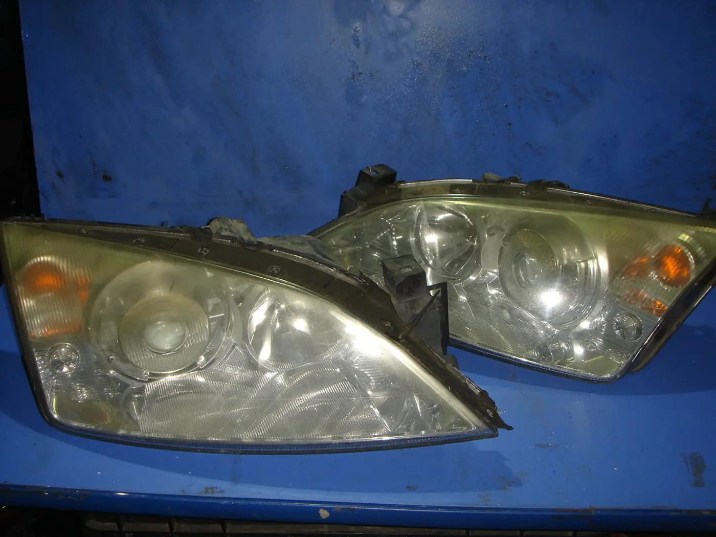 Фара правая к Ford Mondeo 2003