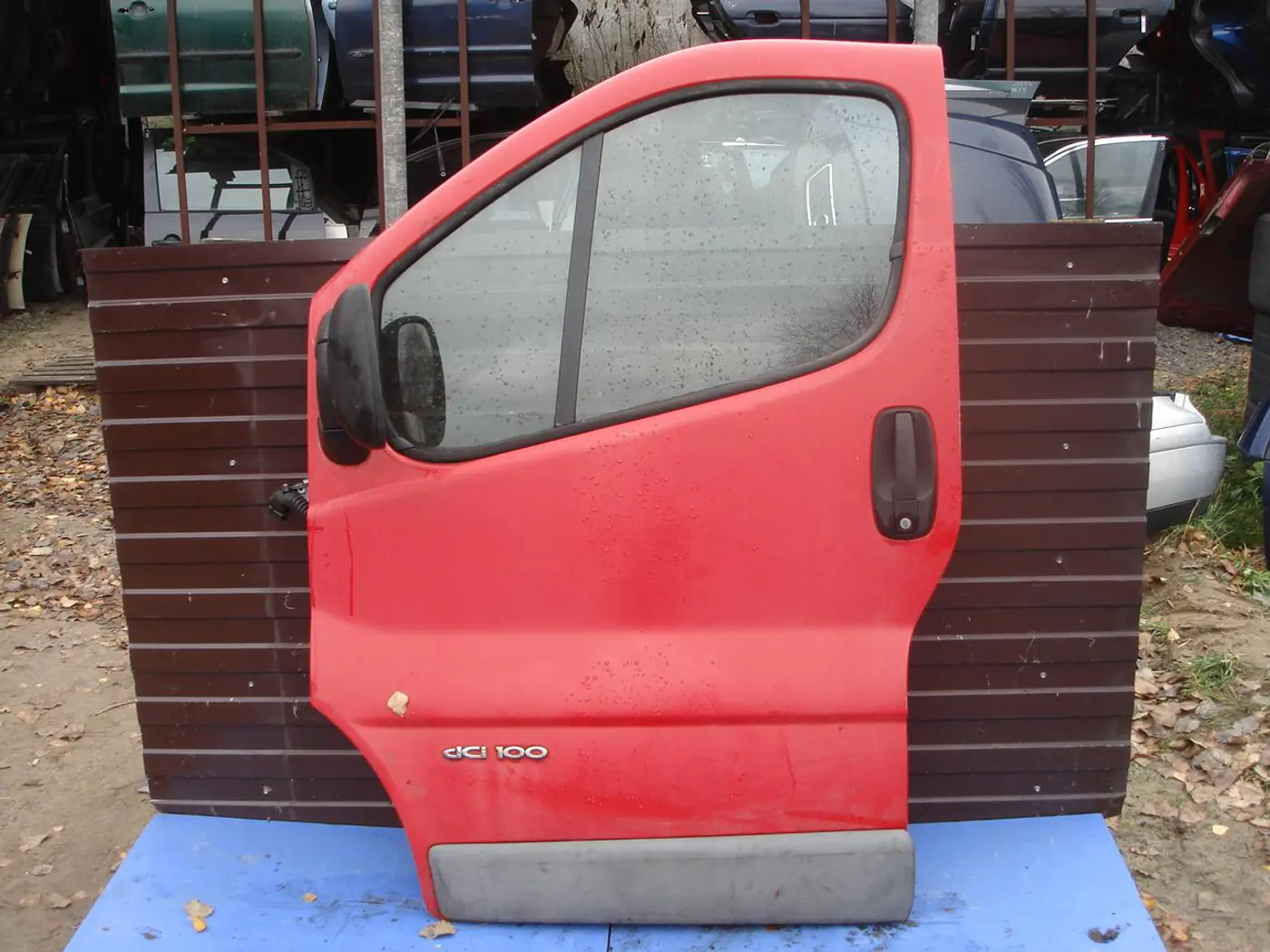 Дверь передняя левая к Renault Trafic 2001