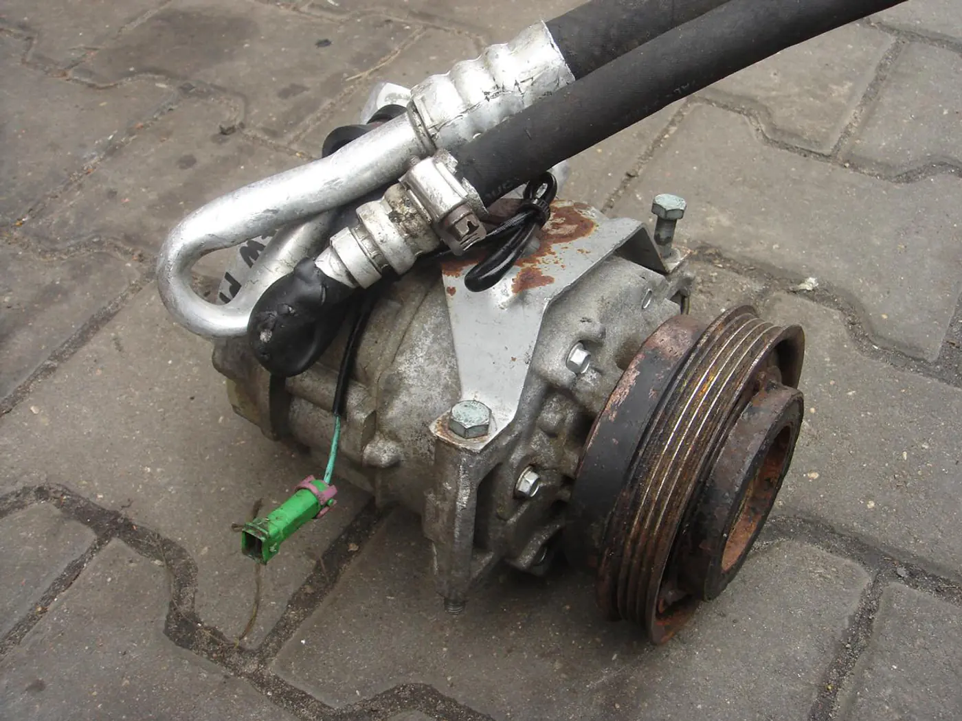 Компрессор кондиционера к Audi A4 2002