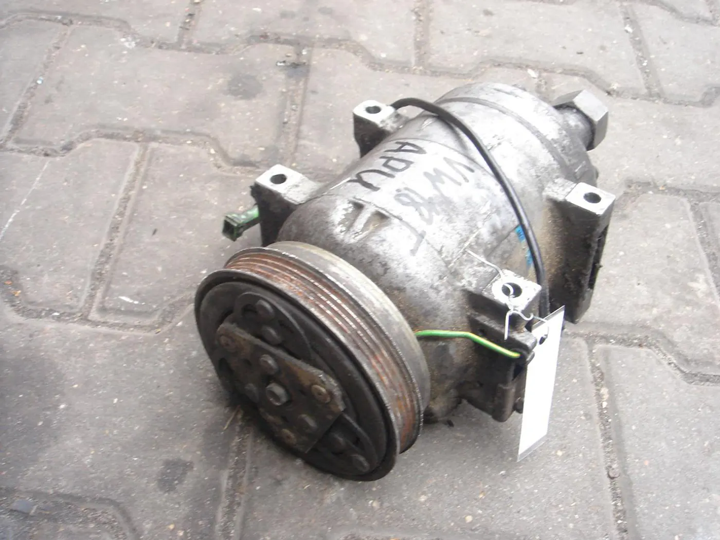 Компрессор кондиционера к Audi A4 1997