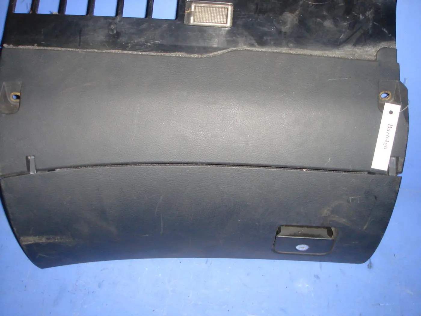 Бардачок к Audi A6 2000