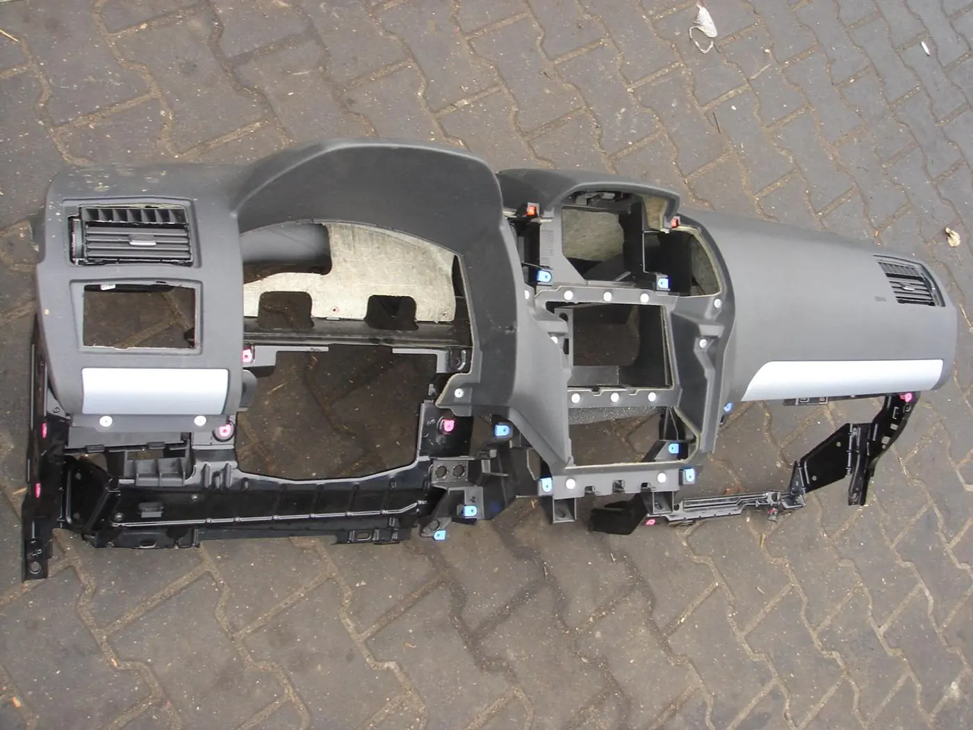 Панель передняя салона (торпедо) к Opel Vivaro 2006