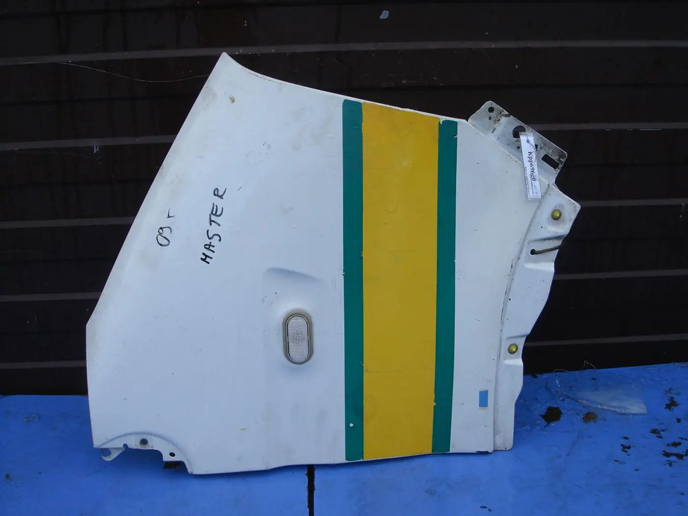 Крыло переднее правое к Renault Master 2009