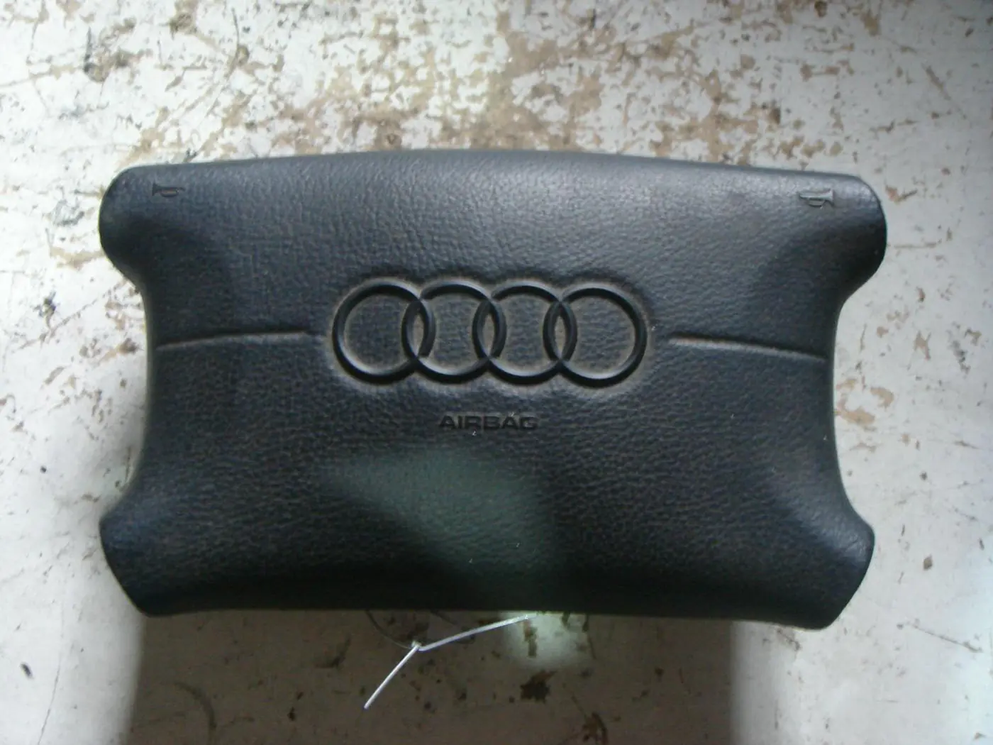 Подушка безопасности водителя к Audi A6 1996