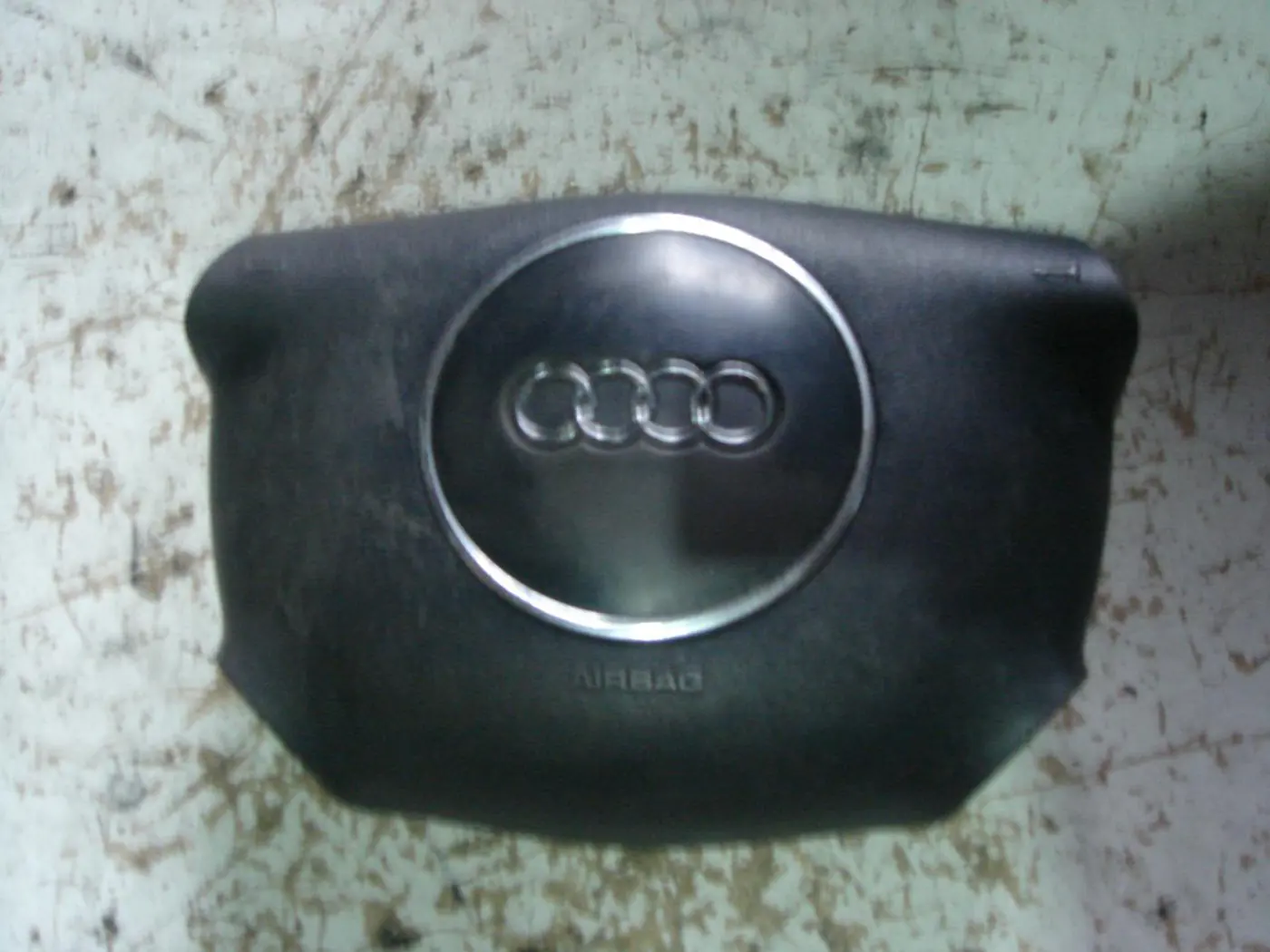 Подушка безопасности водителя к Audi A6 2002