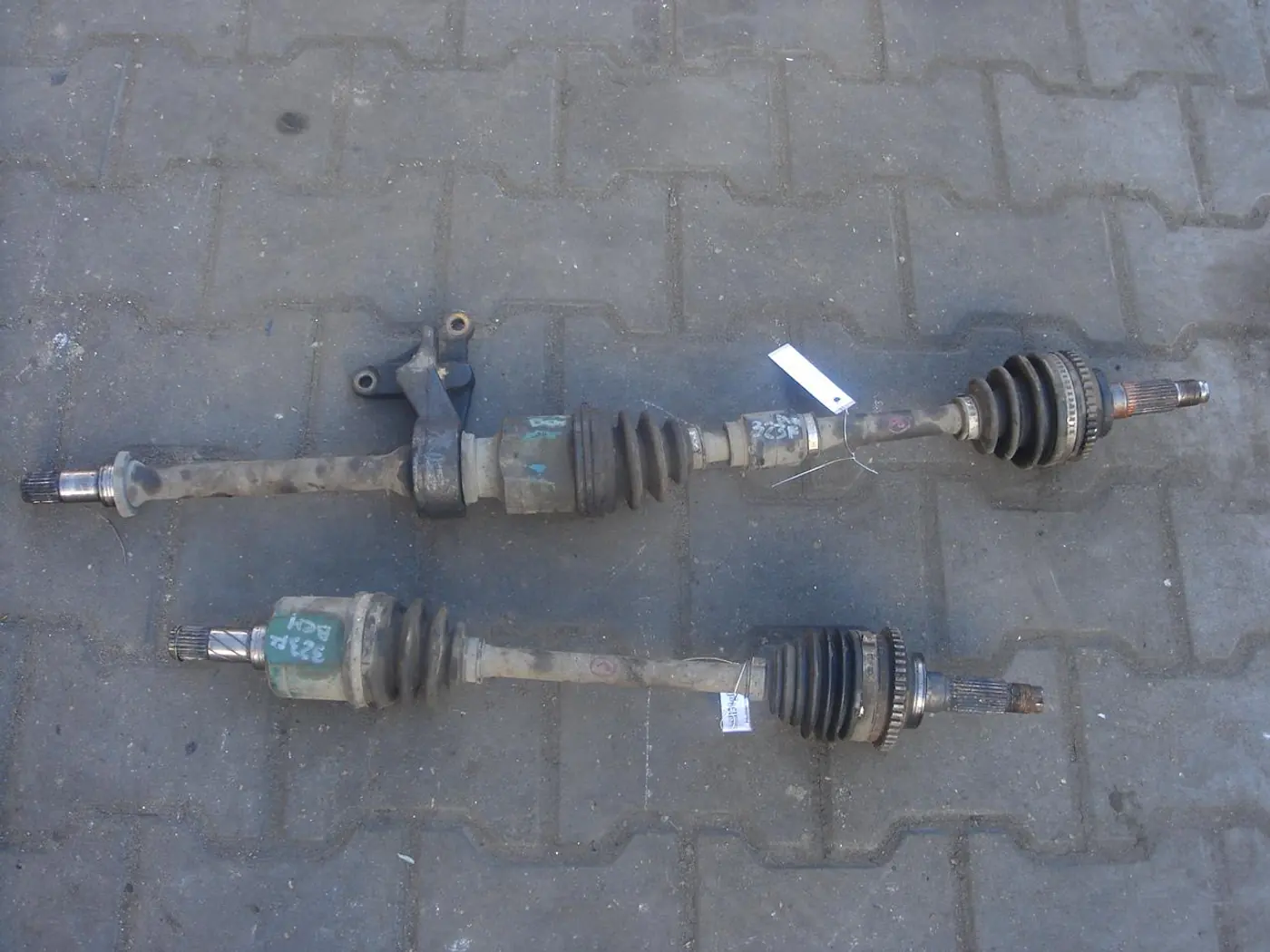 Полуось (приводной вал, ШРУС) к Mazda 323 2001