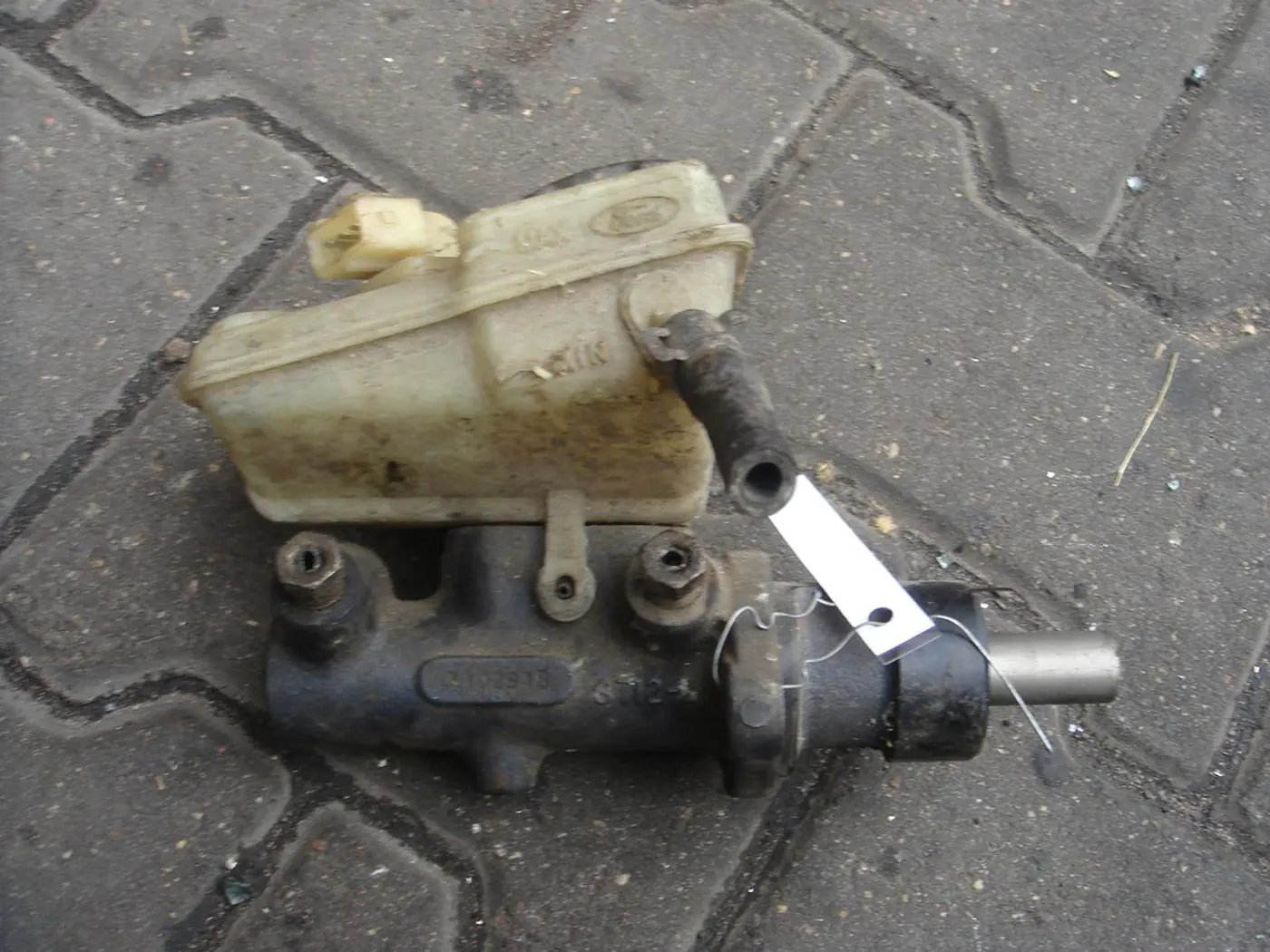 Цилиндр тормозной главный к Ford Mondeo 1993