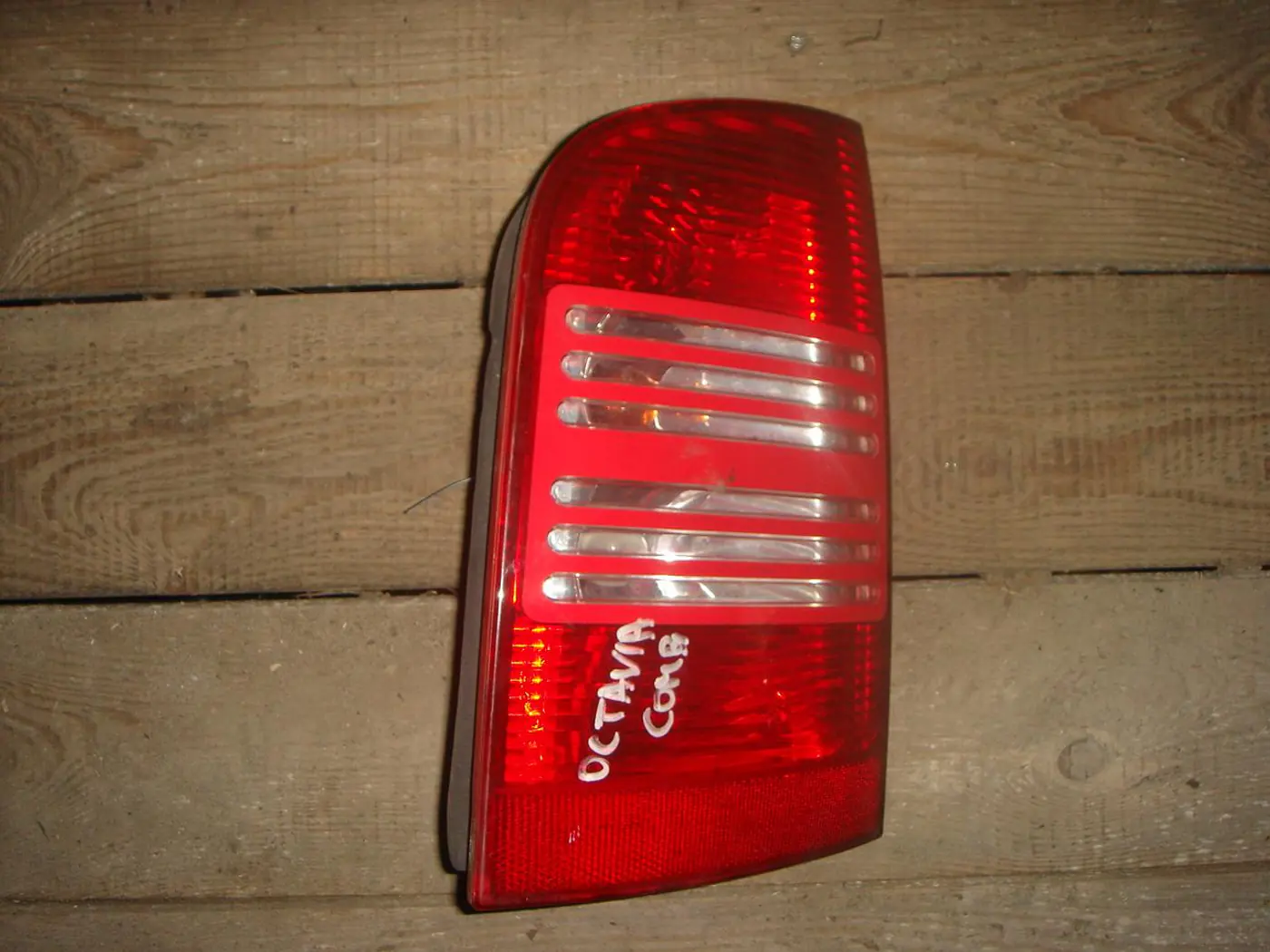 Фонарь задний левый к Skoda Octavia 2004