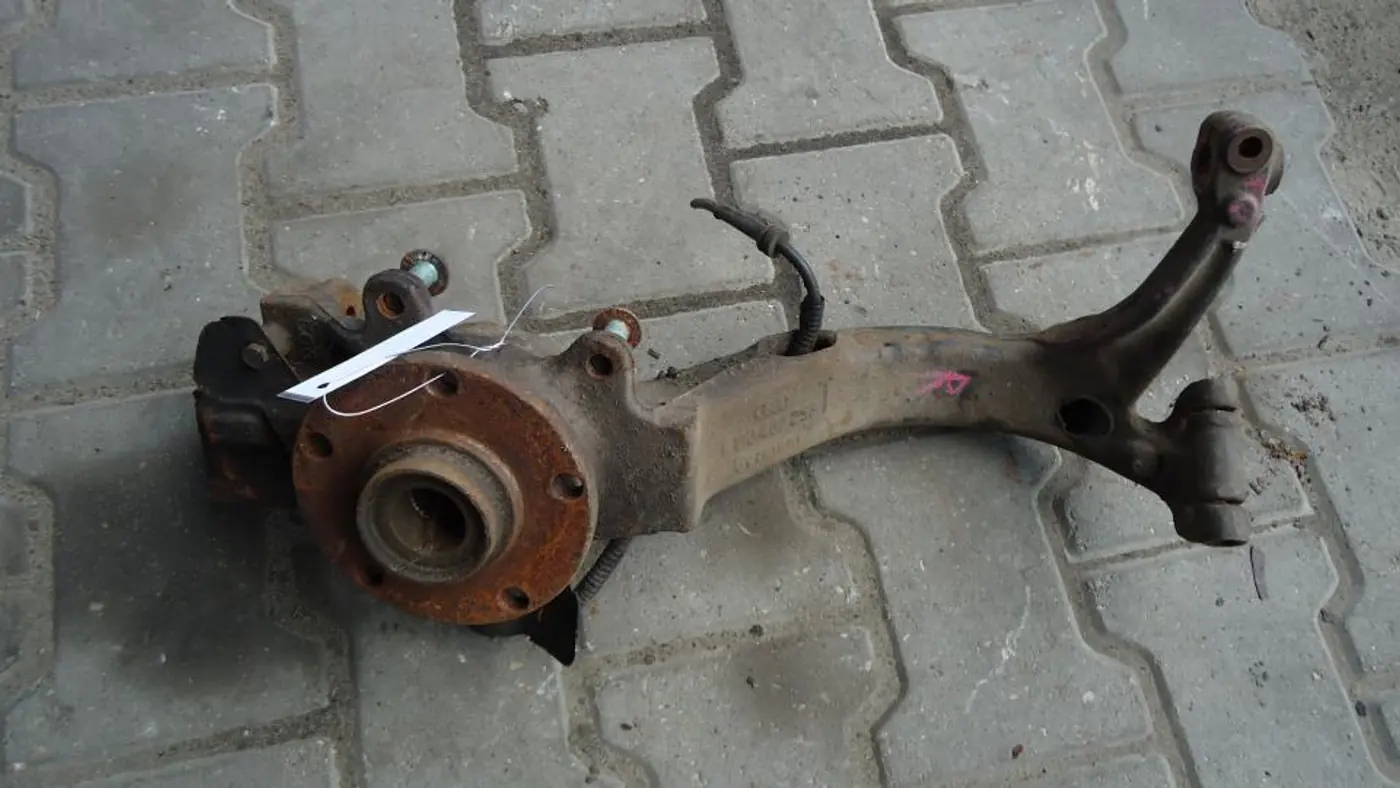Ступица передняя правая к Audi A4 1999
