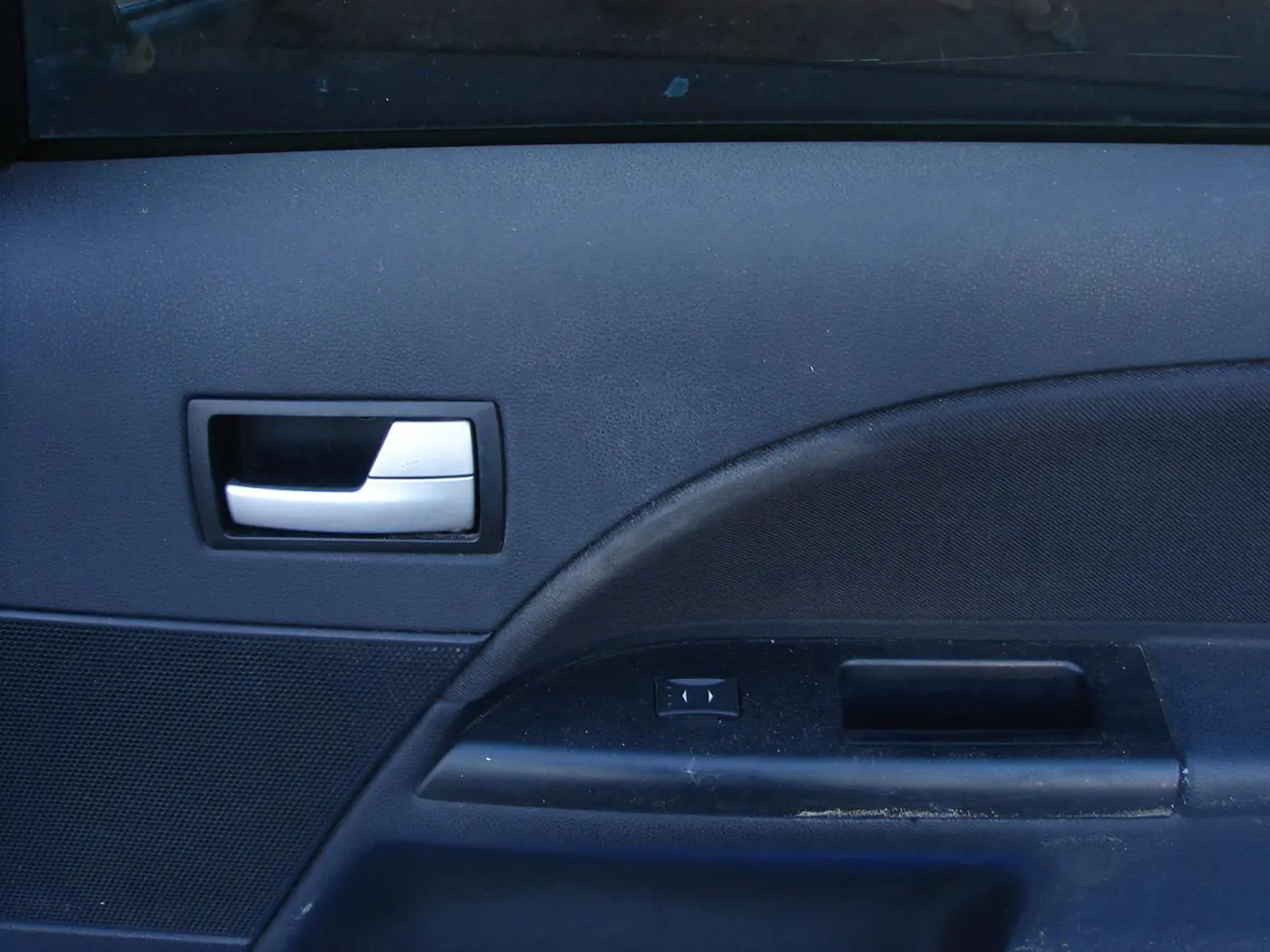 Ручка внутренняя передняя правая к Ford Mondeo 2002