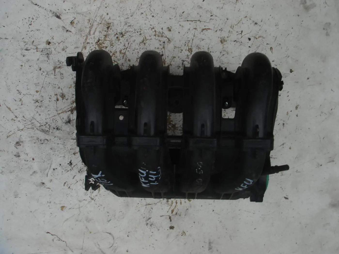 Коллектор впускной к Citroen C3 2006