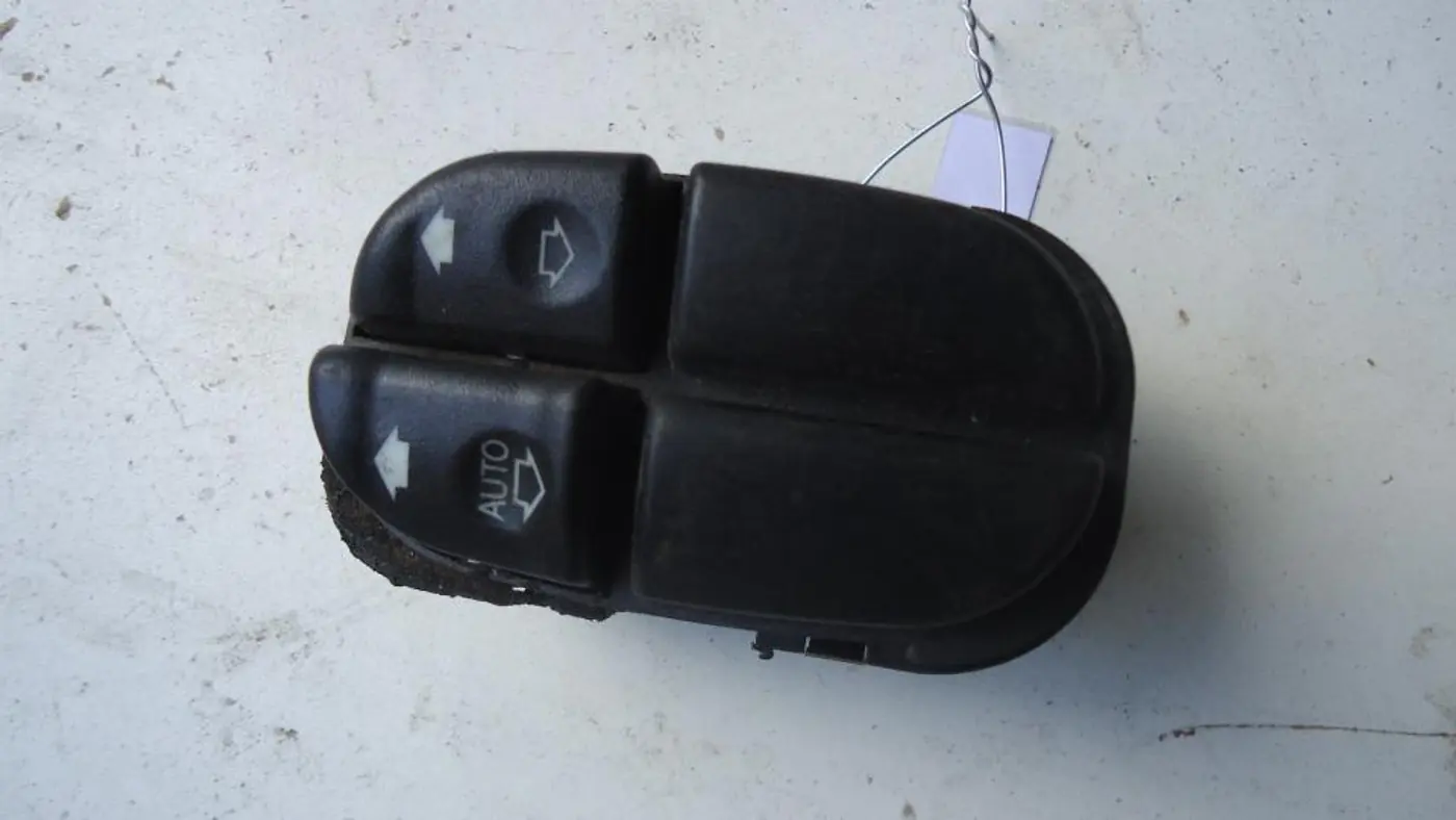 Кнопка стеклоподъемника переднего левого к Ford Mondeo 1997