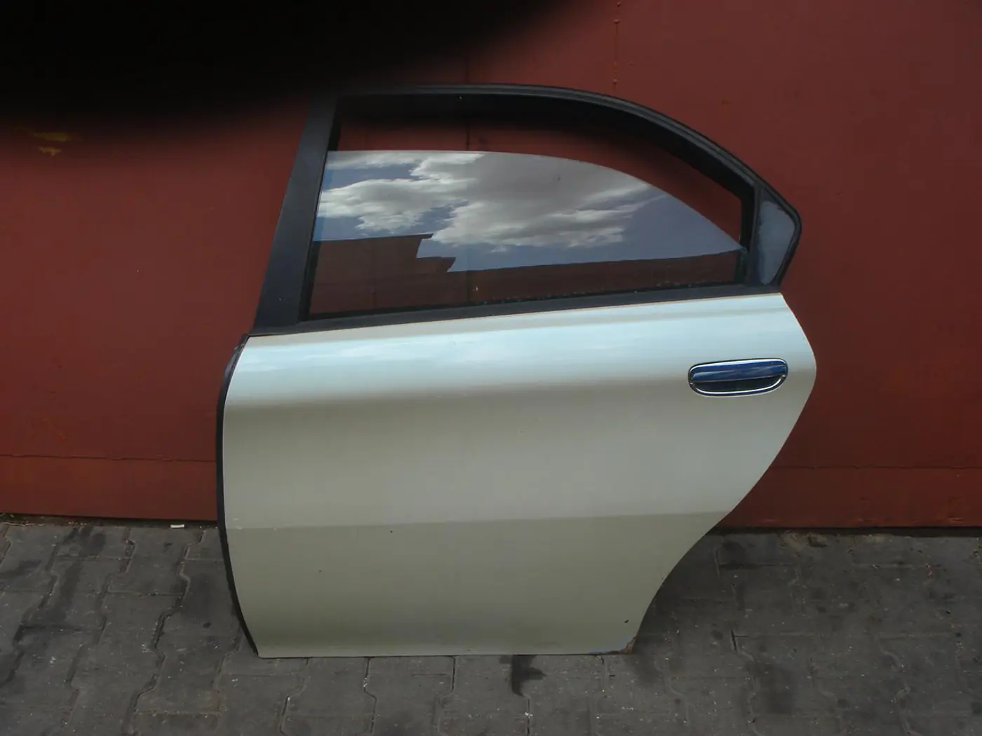 Дверь задняя левая к Alfa Romeo 166 1999