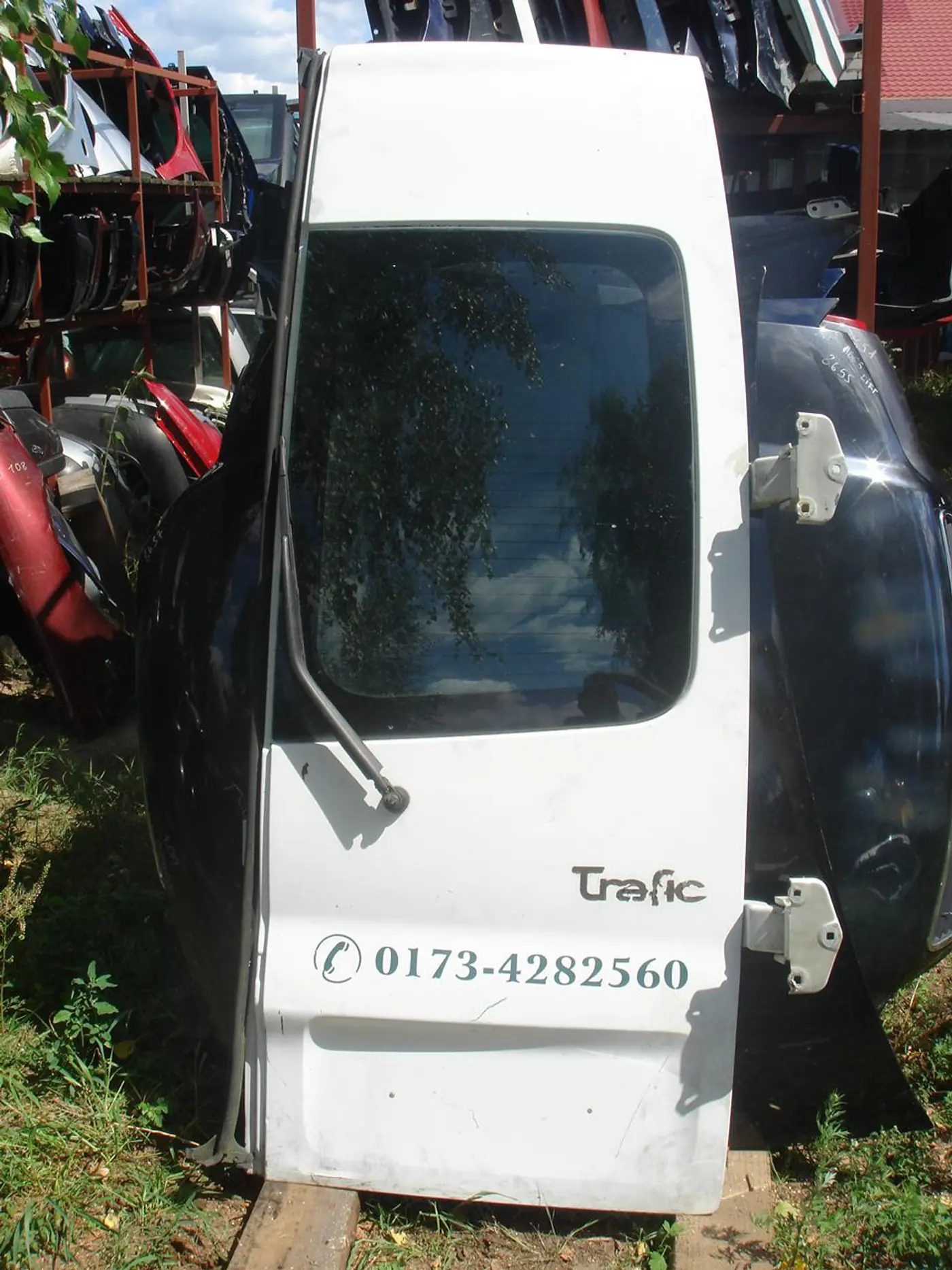 Дверь задняя распашная правая к Renault Trafic 2002