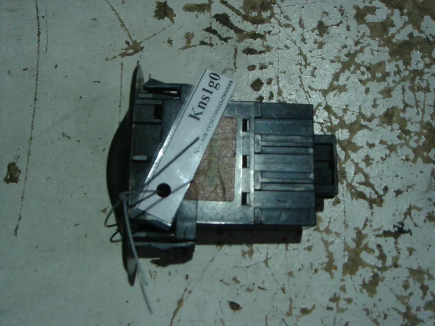 Кнопка стеклоподъемника к Mitsubishi Galant 1993