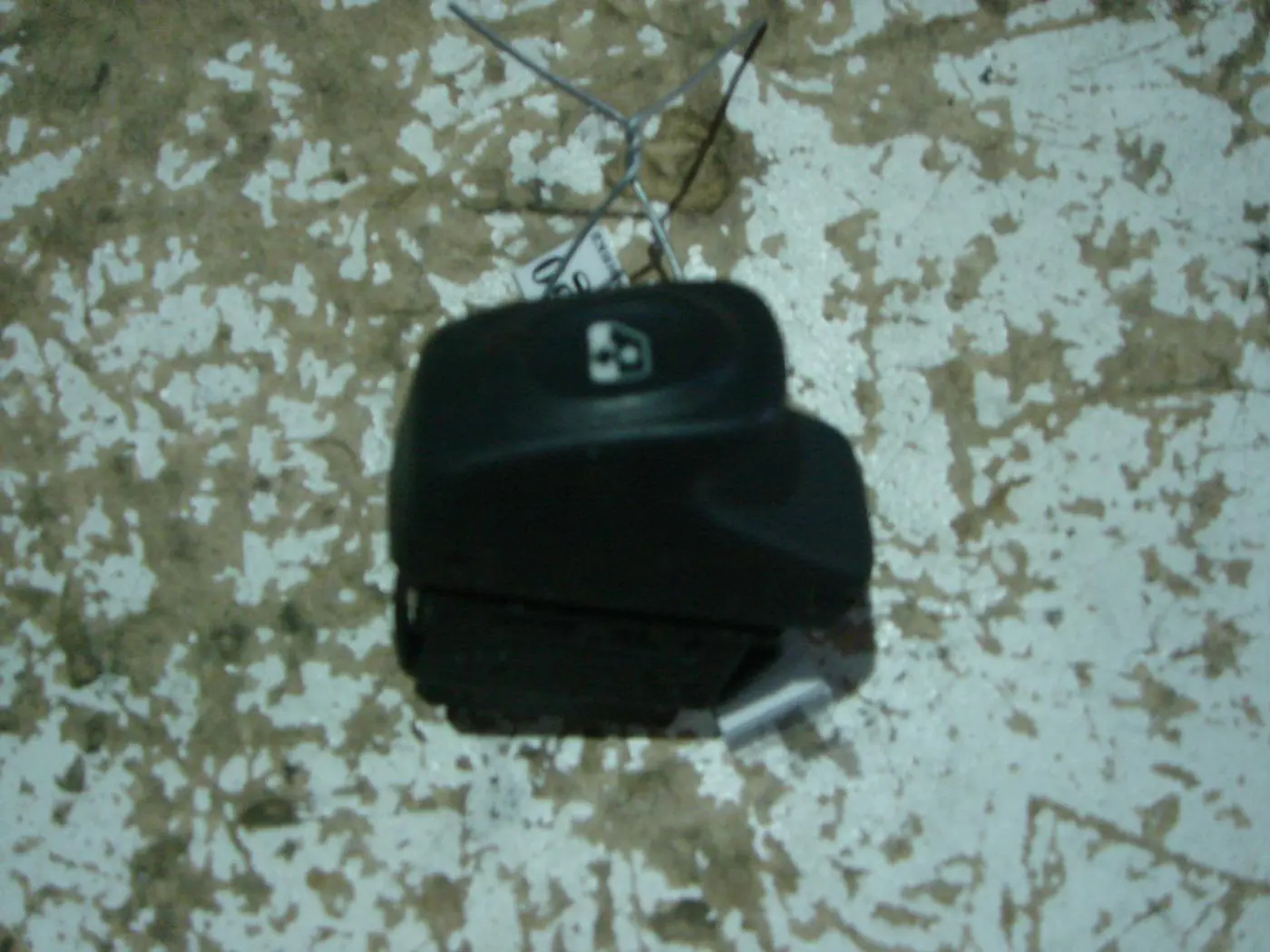 Кнопка стеклоподъемника к Renault Scenic 1999