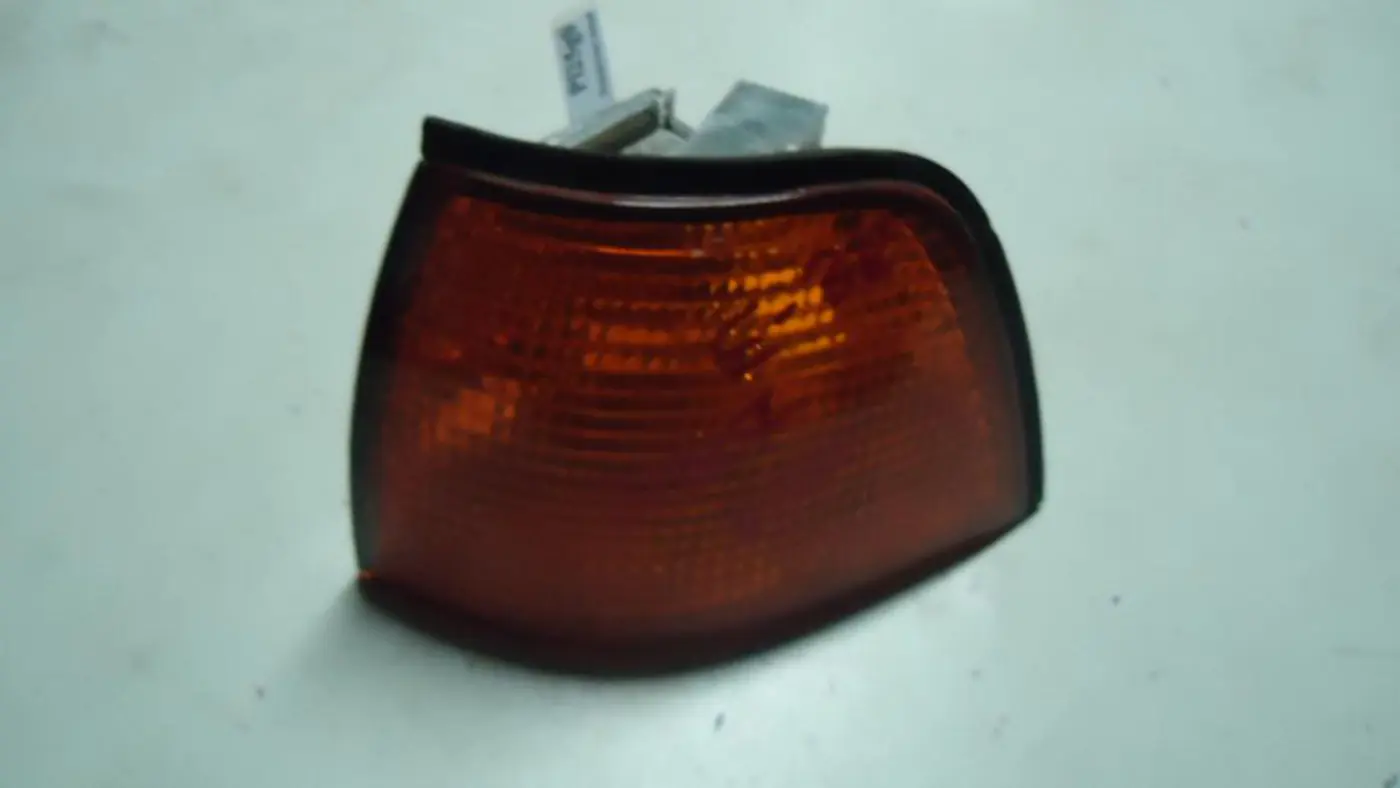 Поворотник левый к BMW 3 1997