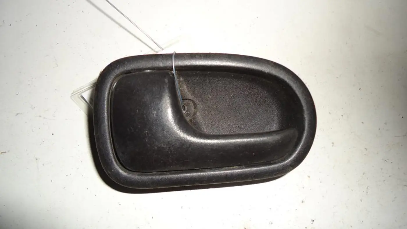 Ручка внутренняя задняя левая к Mazda 626 1995