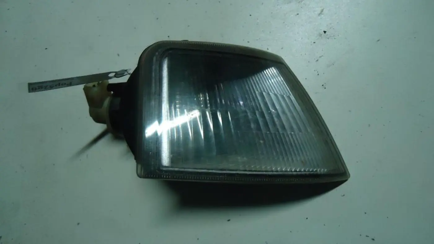 Поворотник правый к SEAT Toledo 1995