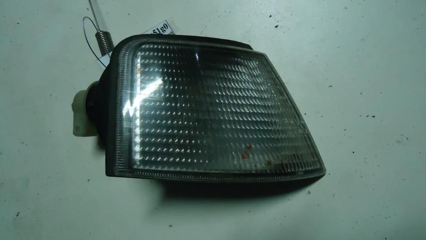 Поворотник правый к SEAT Toledo 1993