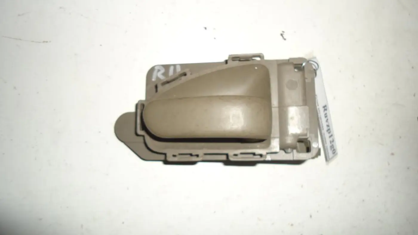 Ручка внутренняя задняя правая к Citroen Xsara Picasso 2001
