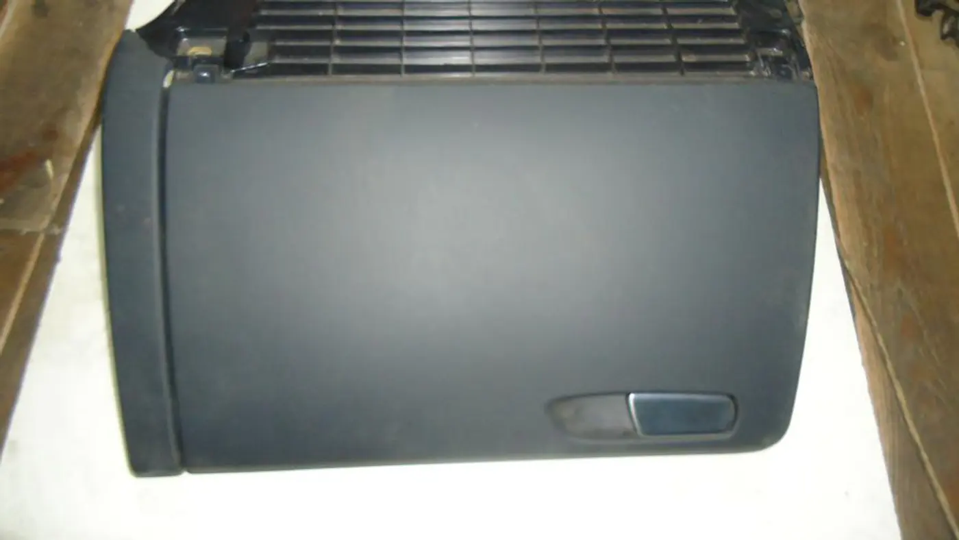 Бардачок к Audi A4 2011