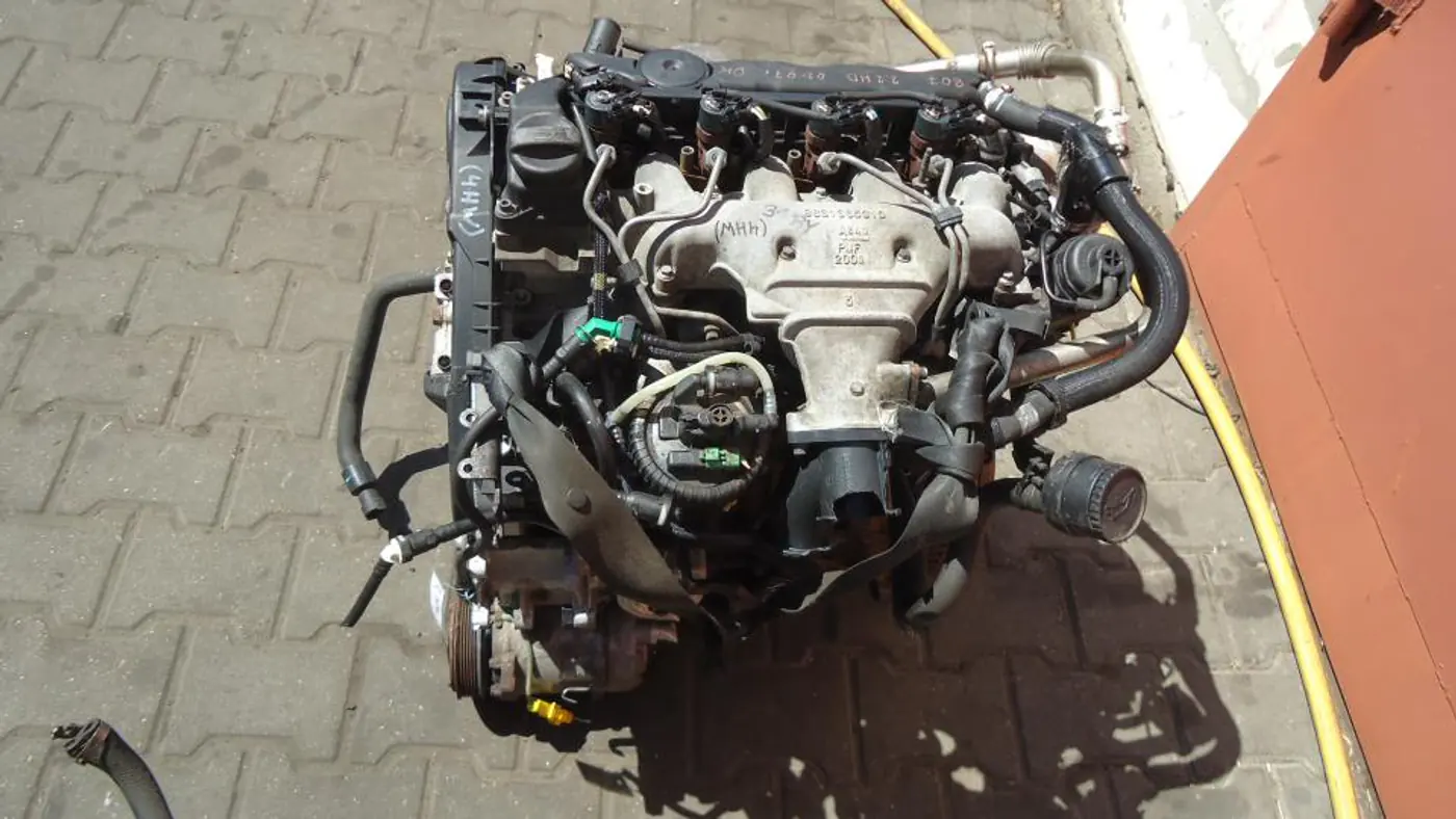 Двигатель к Peugeot 807 2003