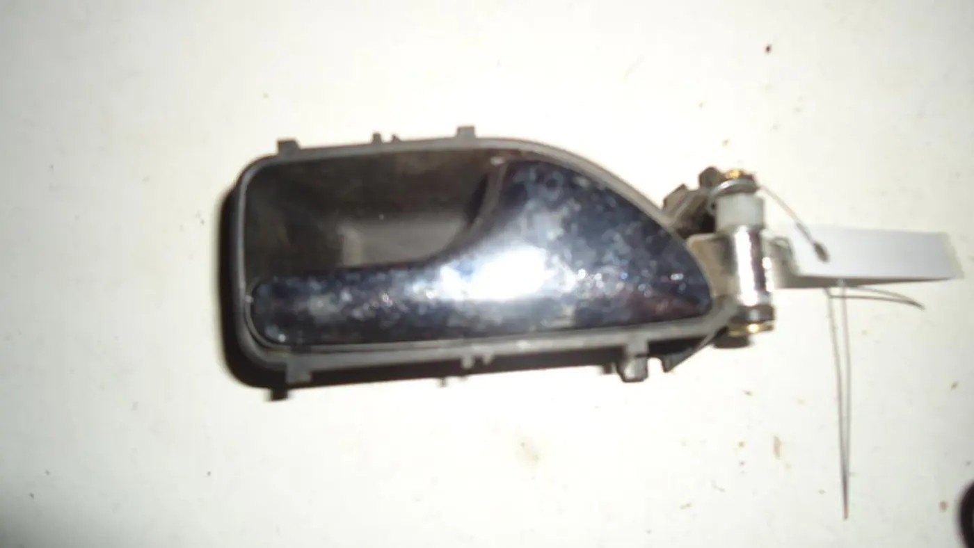Ручка внутренняя передняя правая к Citroen Xsara 1999