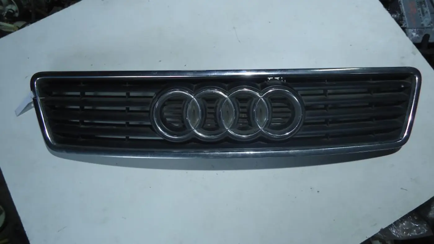 Решетка радиатора к Audi A6 1998